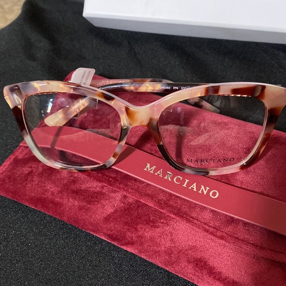 Guess by Marciano eyeglasses - Picture 3 of 5